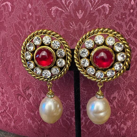 Chanel Vintage Rhinestone Crystal Red Gripoix Faux Pearl Clip On Earrings CoA - Picture 1 of 7